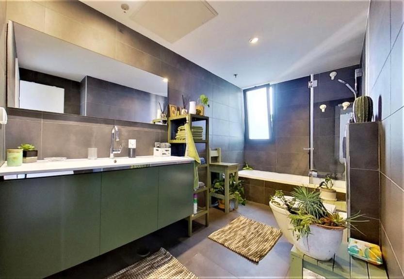 Suite And Room In A Breathtaking New Designed Penthouse In Se Tlv Tel Aviv Dış mekan fotoğraf